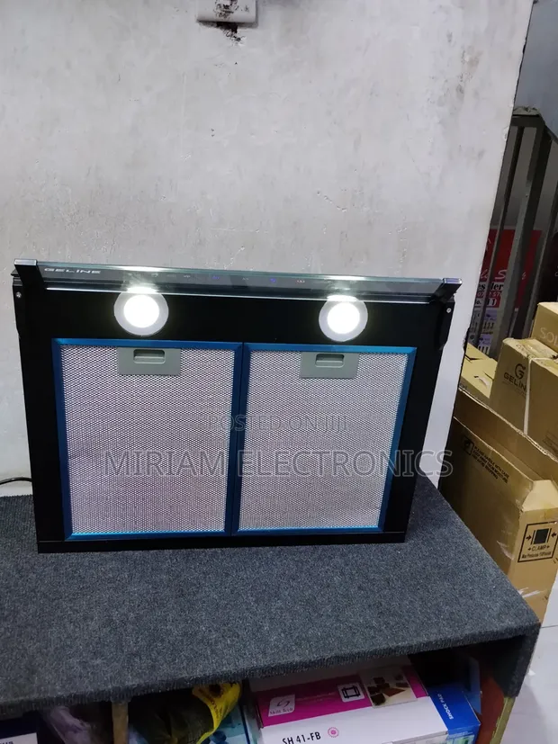 Hisense 60cm Under Cabinet Kitchen Hood - 1