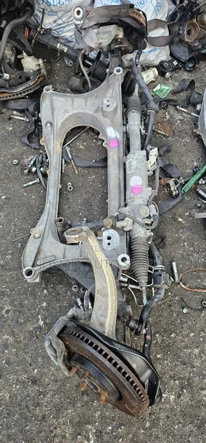 Toyota Mark X & Crown Front Suspension (Zilizotumika)