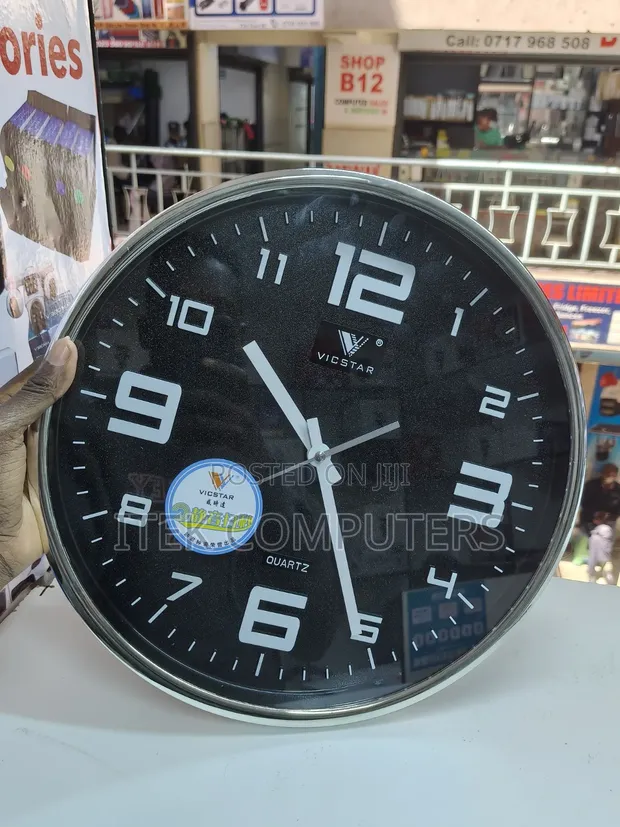 Kamera ya Saa ya Ukutani Isiyo na Waya kwa Ufuatiliaji wa Nyumbani/Ofisi - 1