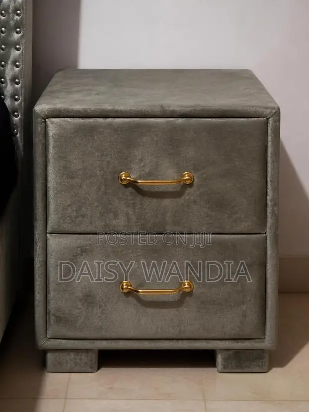 Kitanda cha Chesterfield (5x6) na Droo 2 za Kando - 1