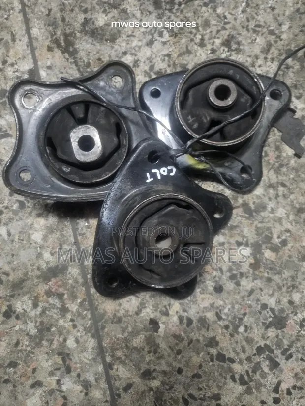Mitsubishi Colt Gear Mounting - 1