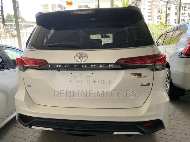 Toyota Fortuner 2.8 D AWD 2019 Pearl - 1
