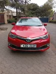 Toyota Auris 2018 Nyekundu - 1