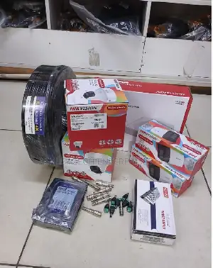 Hikvision 4CH Smart HD CCTV System na Two-Way Talk