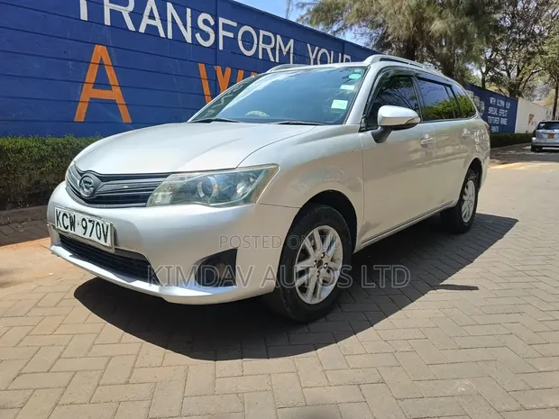 Toyota Corolla Fielder 1.5 Petrol FWD 2013 Silver - 1