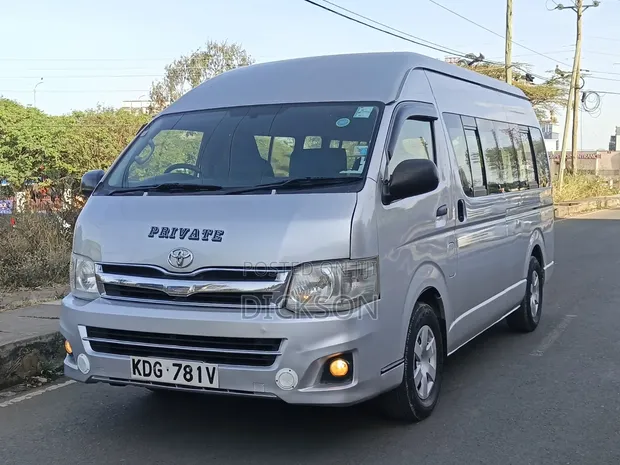 Toyota Quantum 2014 Nyeusi - 1
