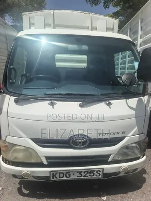 Isuzu ELF Lori 2013 Nyeupe