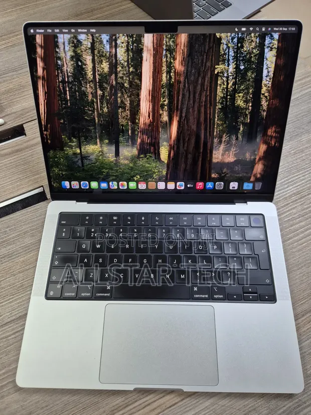 Apple MacBook Pro 2021 M1 Pro 14" 16GB RAM 512GB SSD - 1
