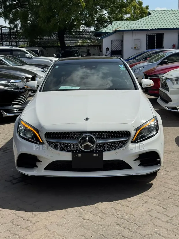 Mercedes-Benz C200 2019 Nyeupe - 1