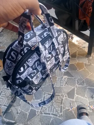 Vintage Handbag - Bags 4 U