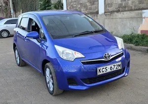 Toyota Ractis 2011 Bluu