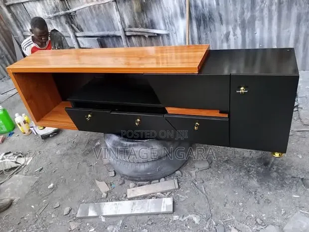 Kisimamio cha TV cha Mbao Nyeusi chenye Mwonekano Mzuri - 1