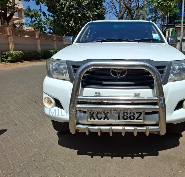Toyota Hilux 2015 Double Cabin - 1