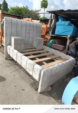 Bubble Bed 5x6 with 2 Side Drawers