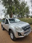 Isuzu D-MAX 2019 Silver - 2