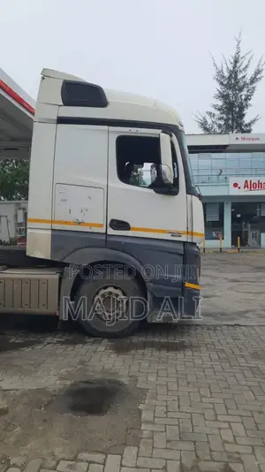 Mercedes-Benz Actros MP4 Tractor Unit