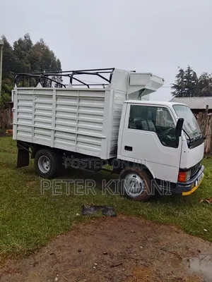 Mitsubishi Canter 1989 Nyeupe