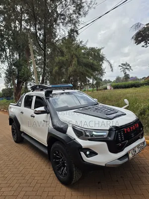 Toyota Hilux 2017 Nyeupe