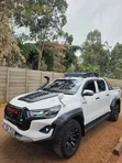 Toyota Hilux 2017 Nyeupe - 2