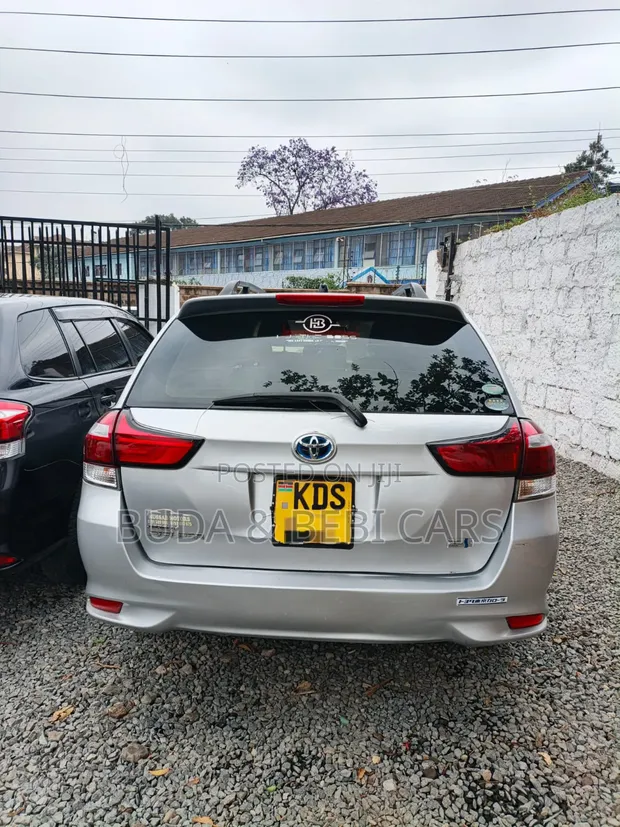 Toyota Corolla Fielder 2017 Gray - 1