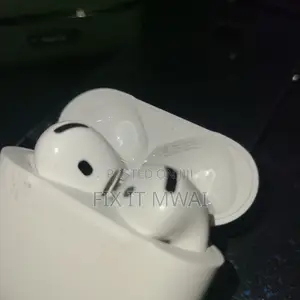 Apple AirPods Pro (4th Gen)