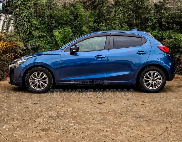 Mazda Demio 2019 Blue - 1