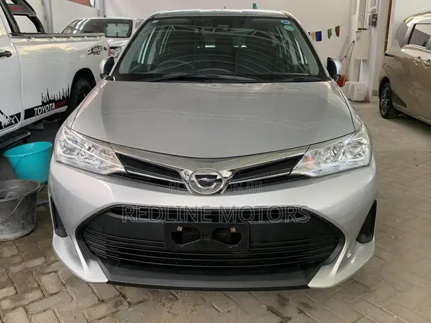Toyota Corolla Fielder 1.5 Petrol AWD 2019 Silver - 1