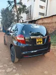 Honda Fit 2012 Nyeusi ya Matt - 4