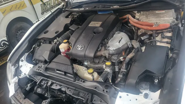 Toyota Crown Hybrid Athlete 2013 Nyeupe - 1