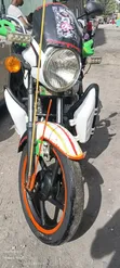Bajaj Boxer 150 UG 2025 Nyeupe - 4