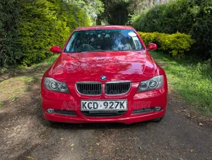 BMW 320i 2008 Nyekundu