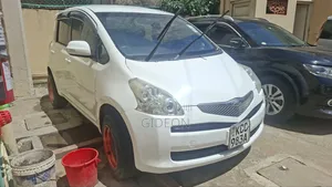 Toyota Ractis 1.5 FWD 2008 Hatchback