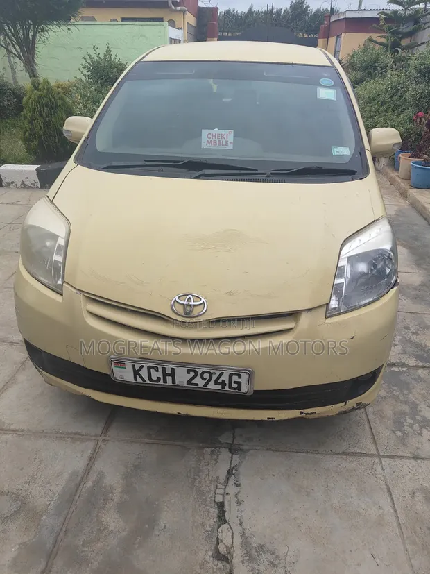Toyota Passo Sette 2009 Njano - 1