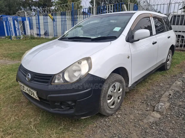 Nissan Advan 2014 White - 1