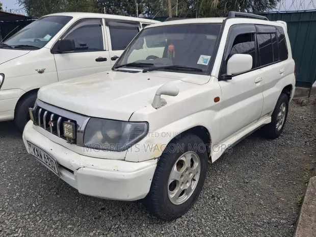 Mitsubishi Pajero Junior 1998 SUV - 1