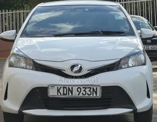 Toyota Vitz 2016 White - 1