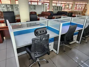 Meza ya Ofisi ya Njia 4 - Vituo vya Kazi vya Cubicle
