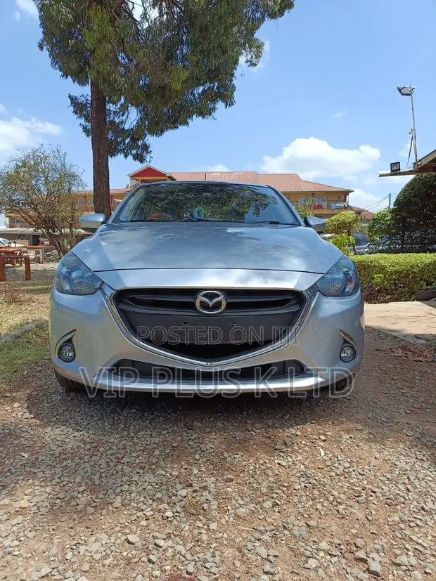 Mazda Demio 2017 Silver - 1