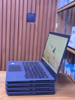 Laptopi ya Lenovo ThinkBook 14s Gen 2 - Intel Core i7, 32GB RAM, 256GB SSD