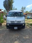 Toyota HiAce Grand Cabin 2011 Nyeusi - 1