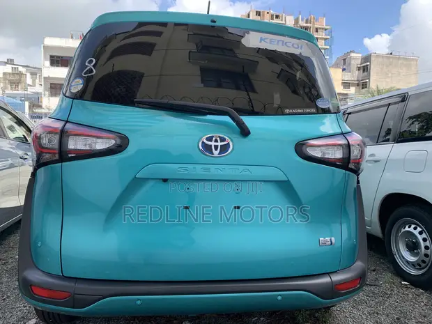 Toyota Sienta 1.5 Hybrid FWD 2019 Teal - 1
