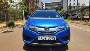 Honda Fit 5D Sport Hybrid 2013
