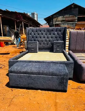 5x6 Grey Fabric Upholstered Wingback Bed with Bench