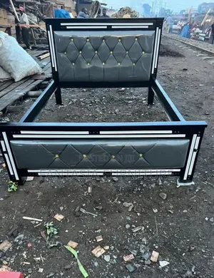 5x6 Black and Grey Mocket Bed