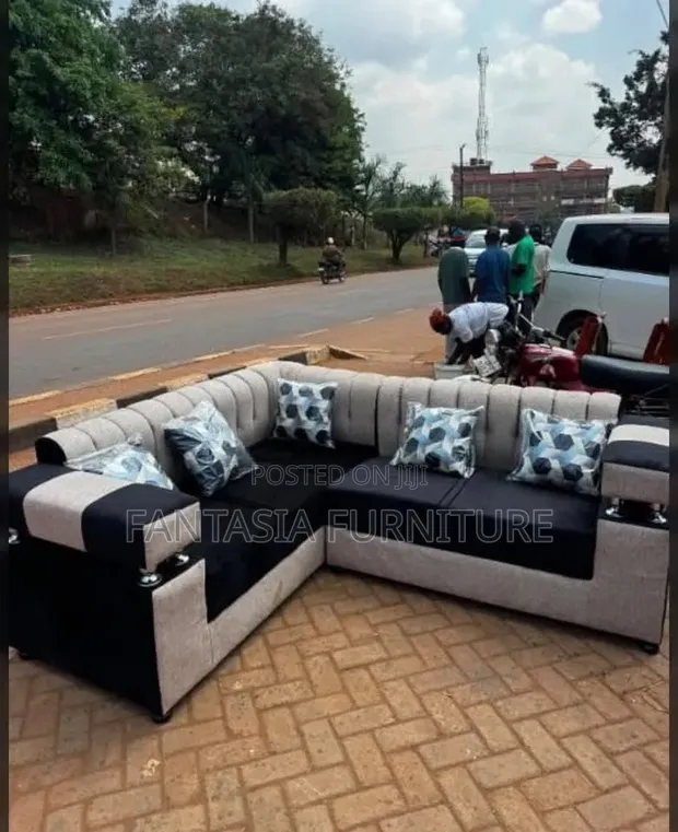 5 Seater Corner Sofa - Cream & Black - 1
