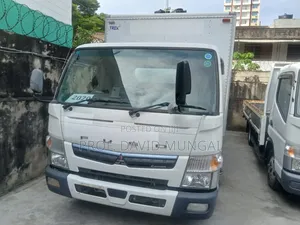 Mitsubishi Fuso Canter Lori la Box