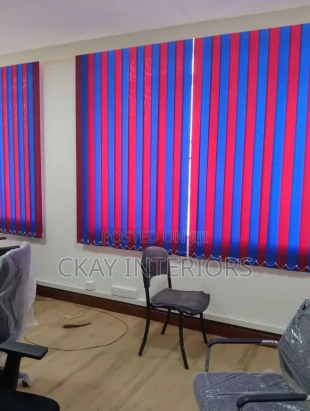 Vertical Blinds kwa Madirisha ya Ofisi - 1