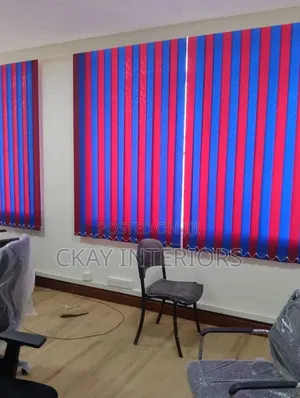 Vertical Blinds kwa Madirisha ya Ofisi