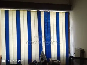 Vertical Blinds kwa Madirisha ya Ofisi