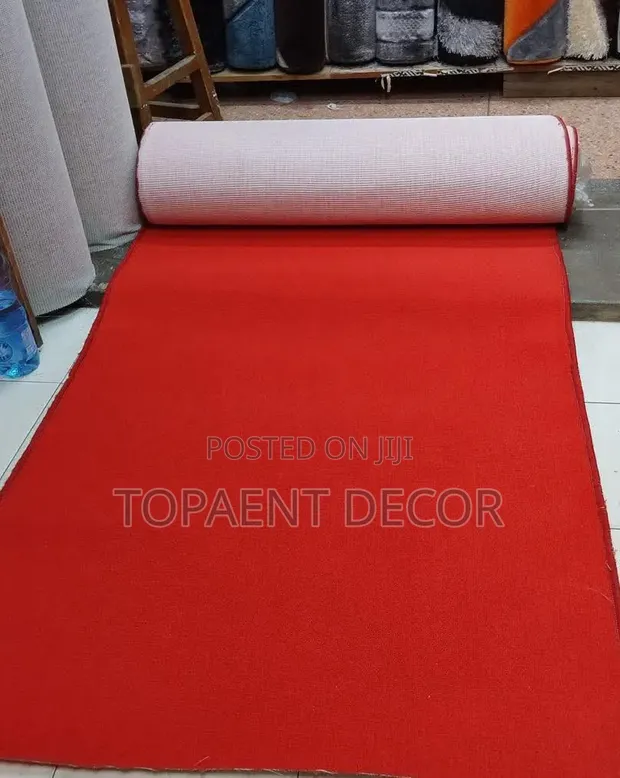 Carpeti Nzuri Nyekundu za Ofisi za Ukuta kwa Ukuta - 1